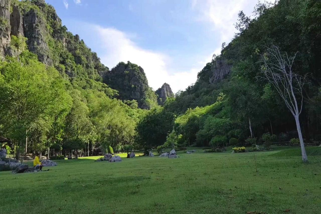 Hotel Oyo 884 Baan Sang Chan Petchaburi Esterno foto